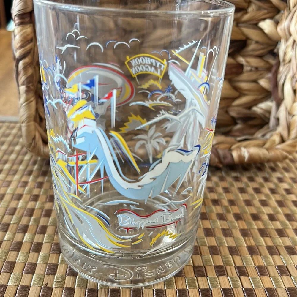 Walt Disney World 25th Anniversary Typhoon Lagoon McDonalds Glass.